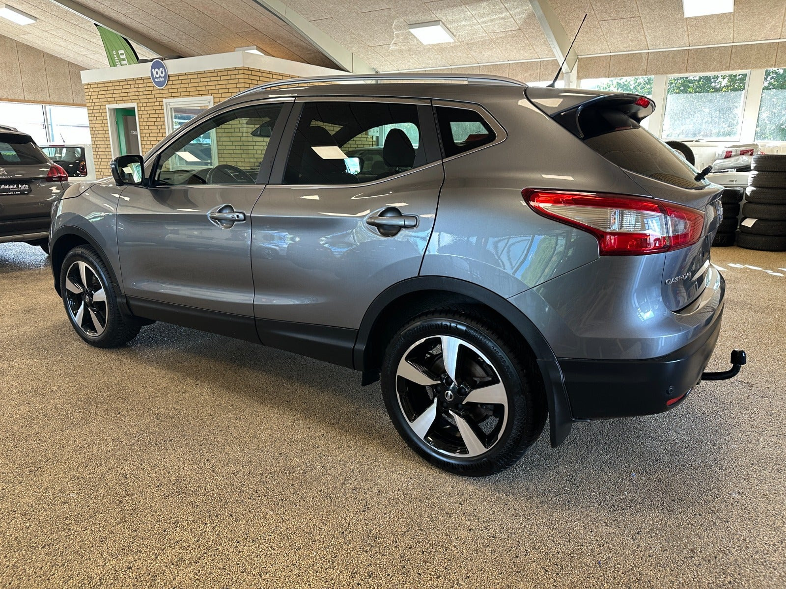 Grå Nissan Qashqai fra 2017