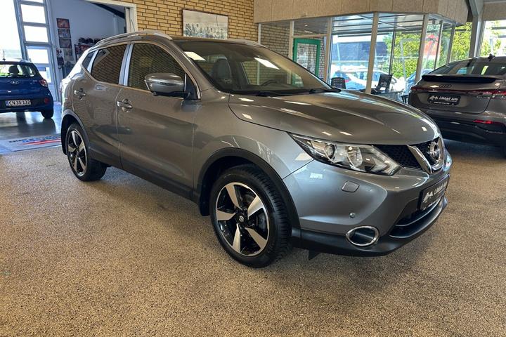Grå Nissan Qashqai fra 2017