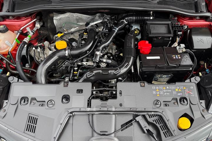 Rød Renault Clio IV fra 2017