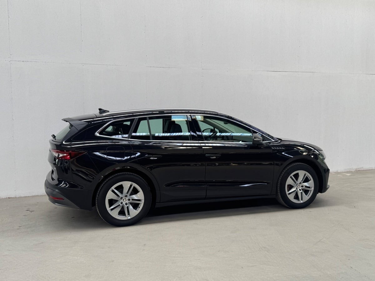 Sort Skoda Enyaq fra 2022