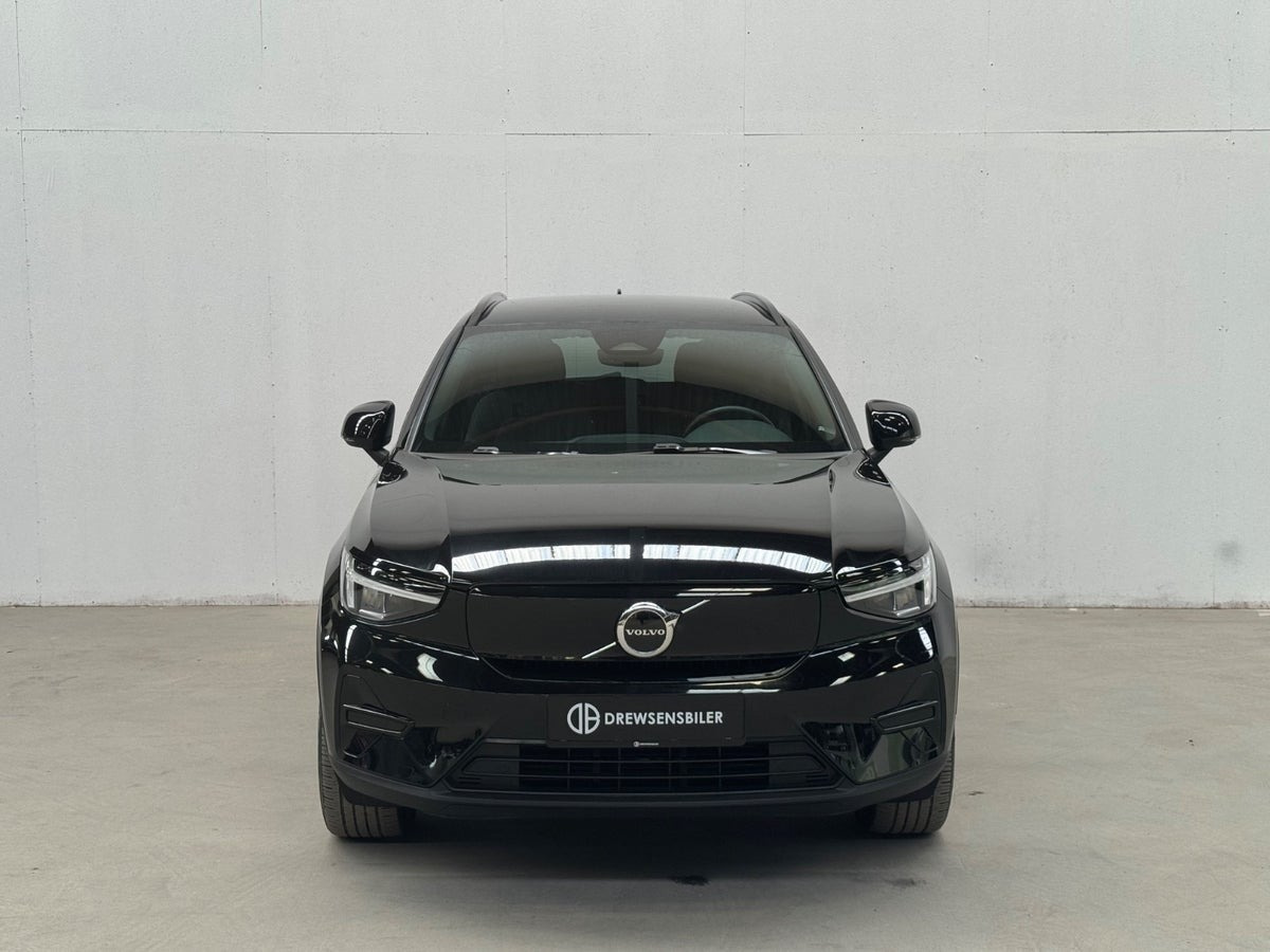 Sort Volvo XC40 fra 2023
