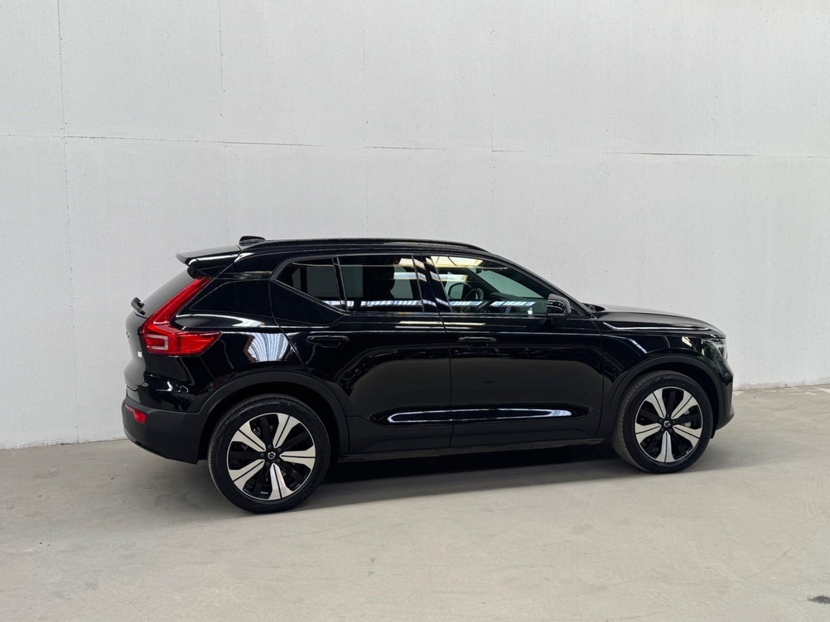 Sort Volvo XC40 fra 2023