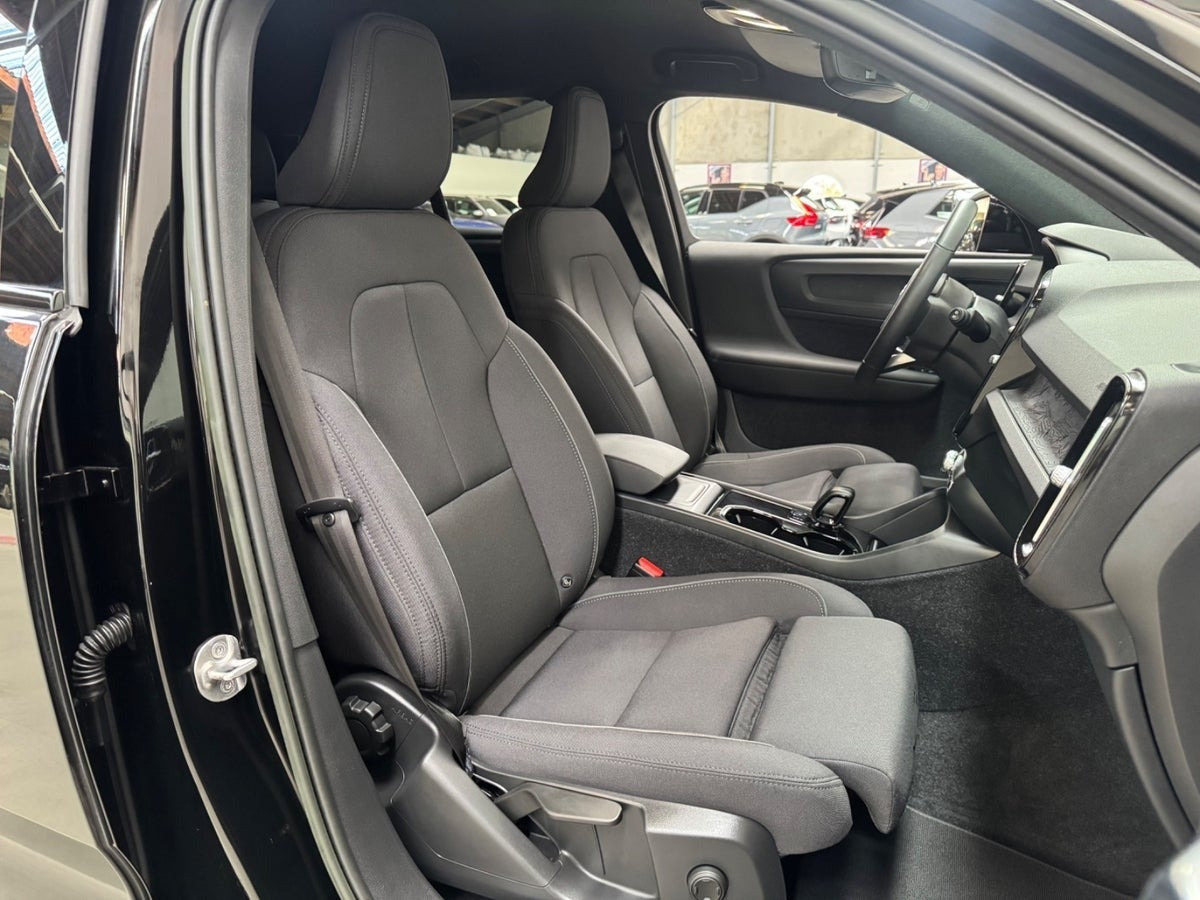 Sort Volvo XC40 fra 2023