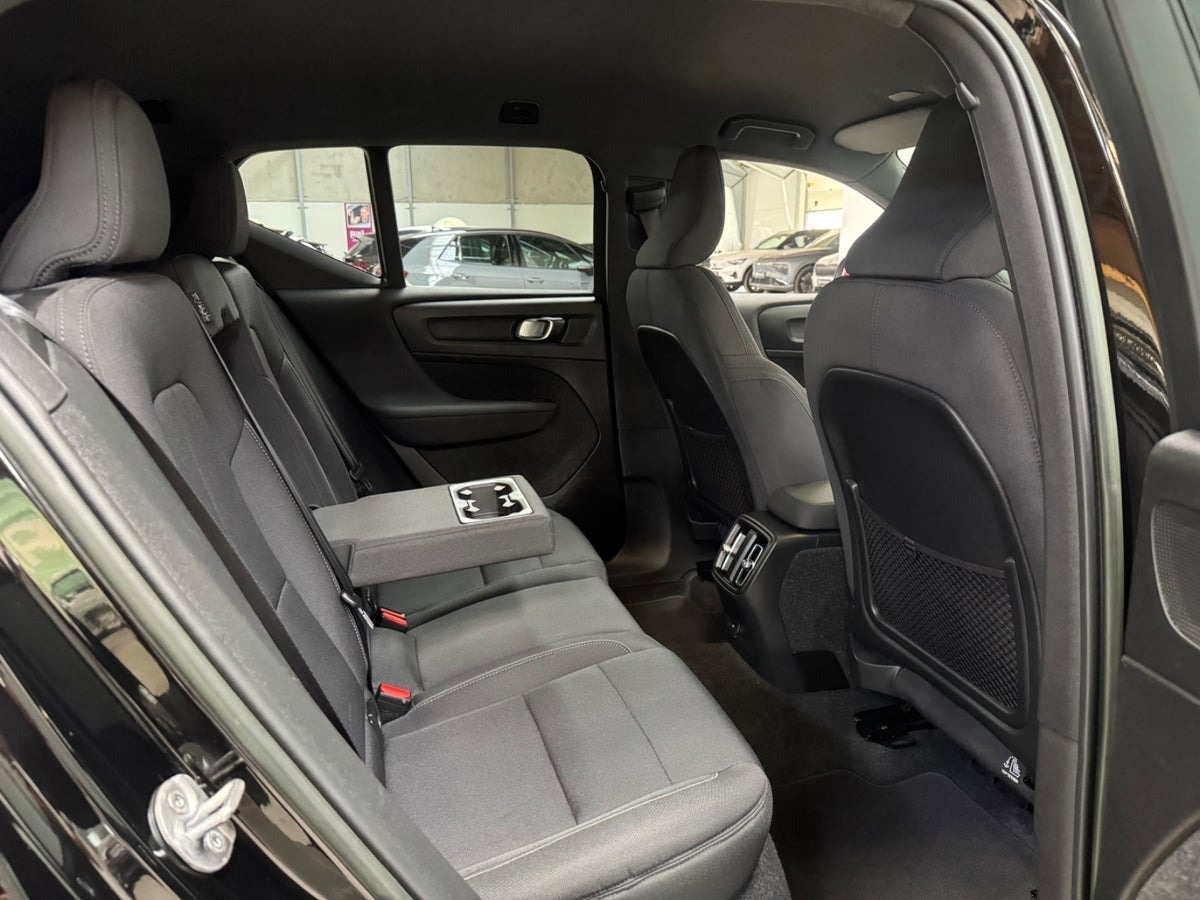 Sort Volvo XC40 fra 2023