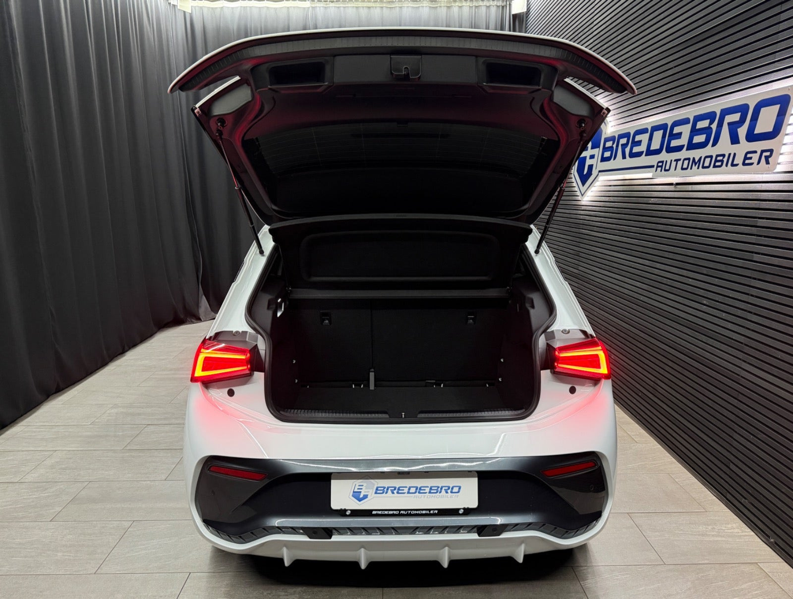 Hvid Cupra Born fra 2025
