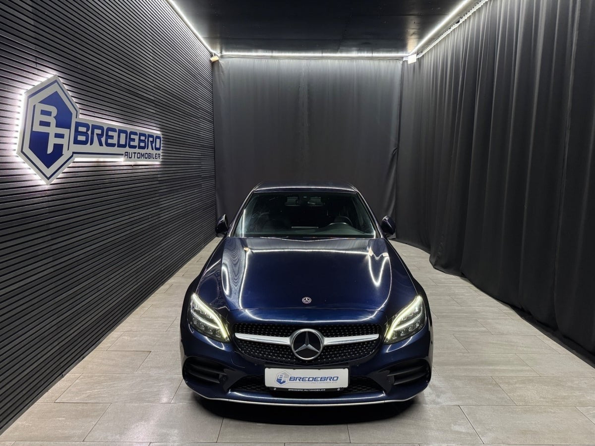 Blå Mercedes C220 d fra 2019