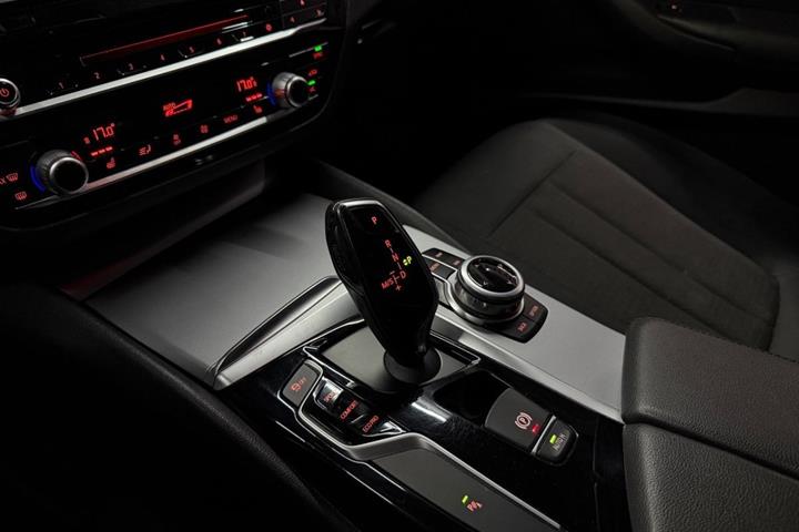 Sort BMW 530d fra 2017