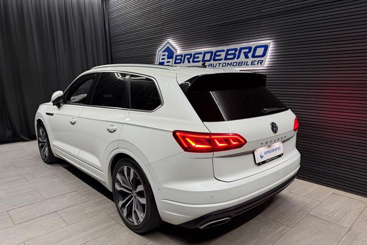 Hvid VW Touareg fra 2018