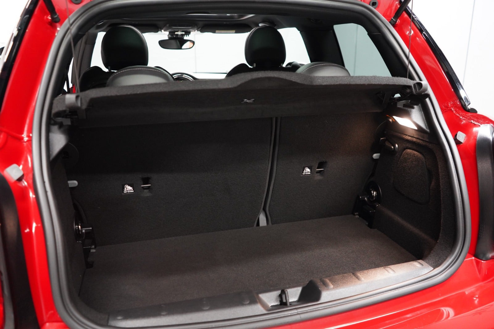 Rød Mini Cooper SE fra 2023