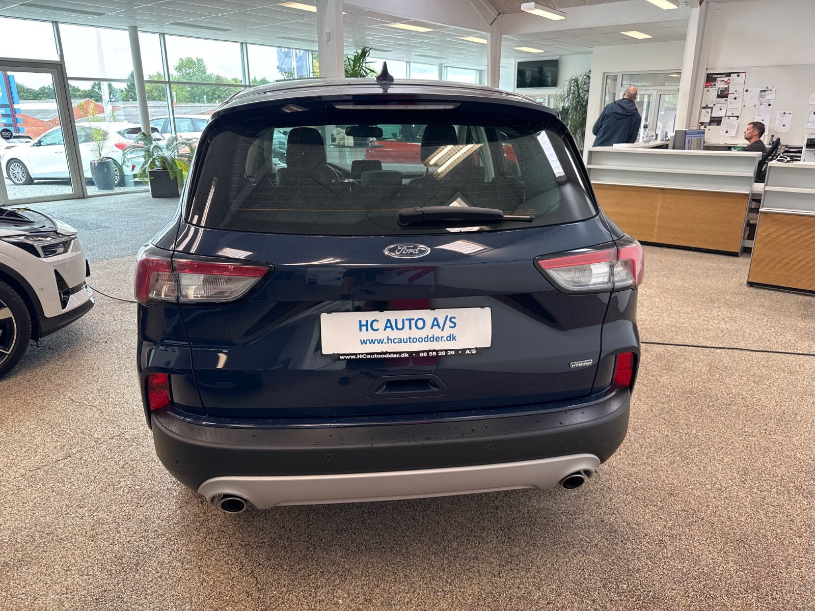 Blå Ford Kuga fra 2020