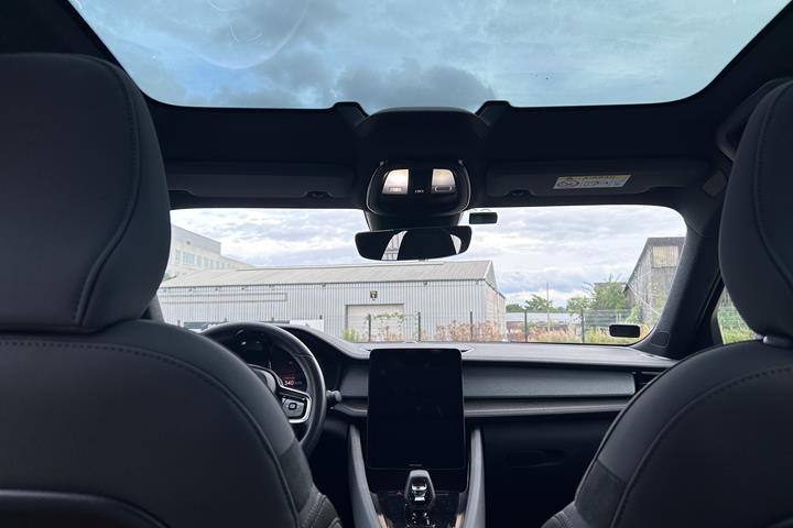Blå Polestar 2 fra 2023