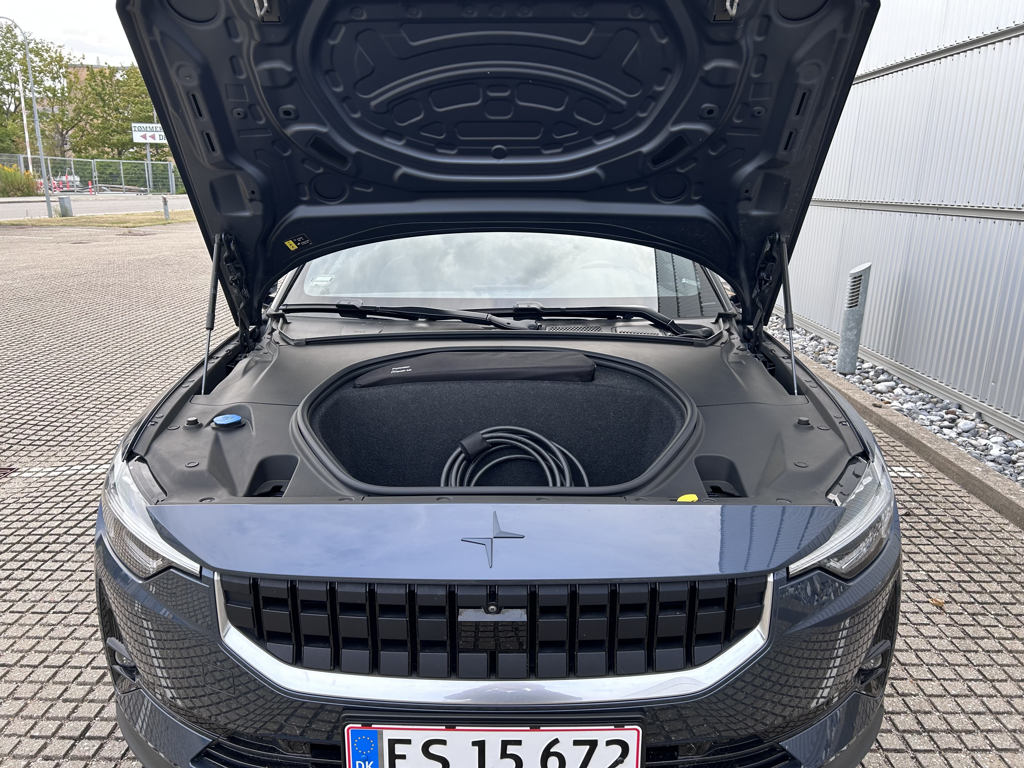 Blå Polestar 2 fra 2023