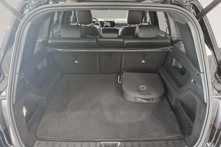 Sort Mercedes EQB250+ fra 2024