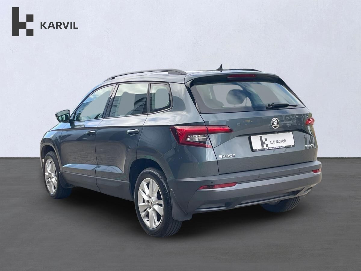 Grå Skoda Karoq fra 2019