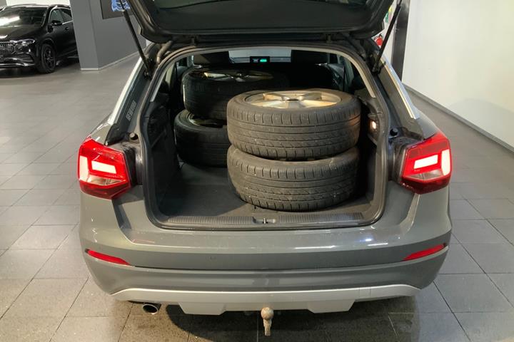 Grå Audi Q2 fra 2018