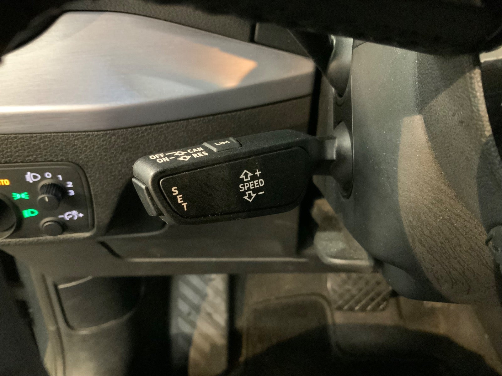 Grå Audi Q2 fra 2018