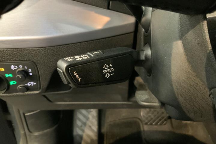 Grå Audi Q2 fra 2018