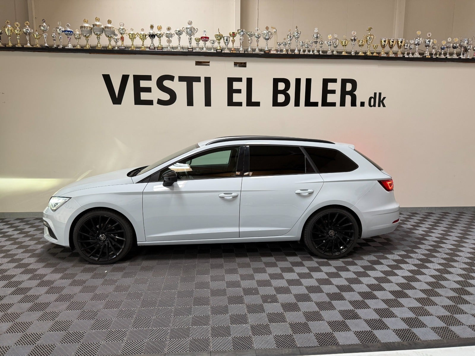 Blå Seat Leon fra 2020