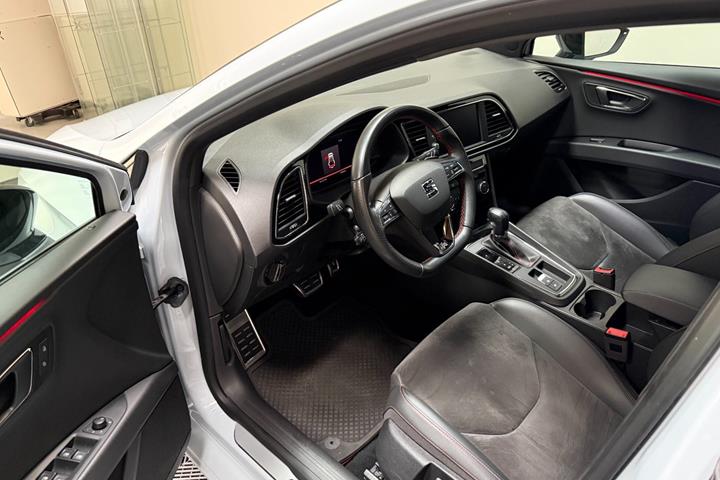 Blå Seat Leon fra 2020