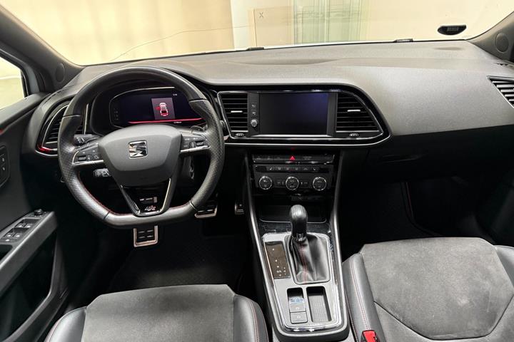 Blå Seat Leon fra 2020
