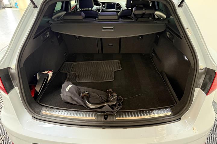 Blå Seat Leon fra 2020