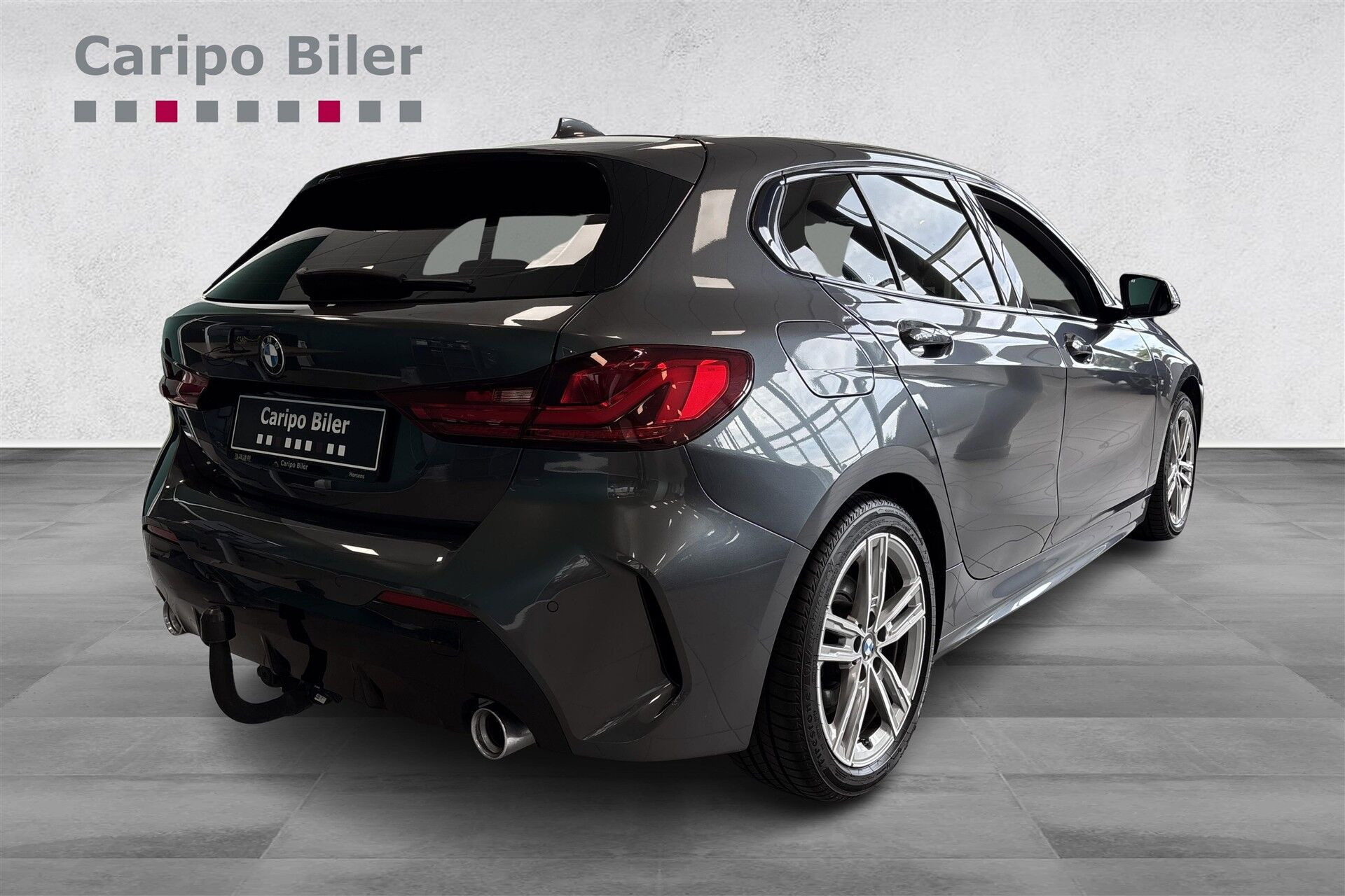 Grå BMW 118d fra 2020