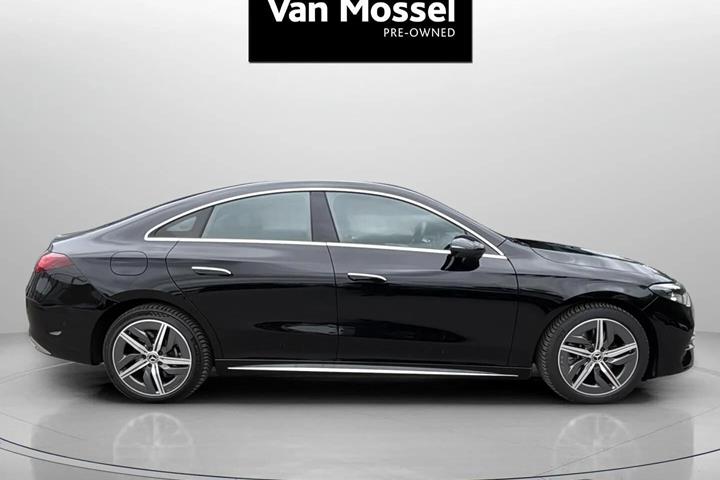 Sort Mercedes CLA250+ fra 2025