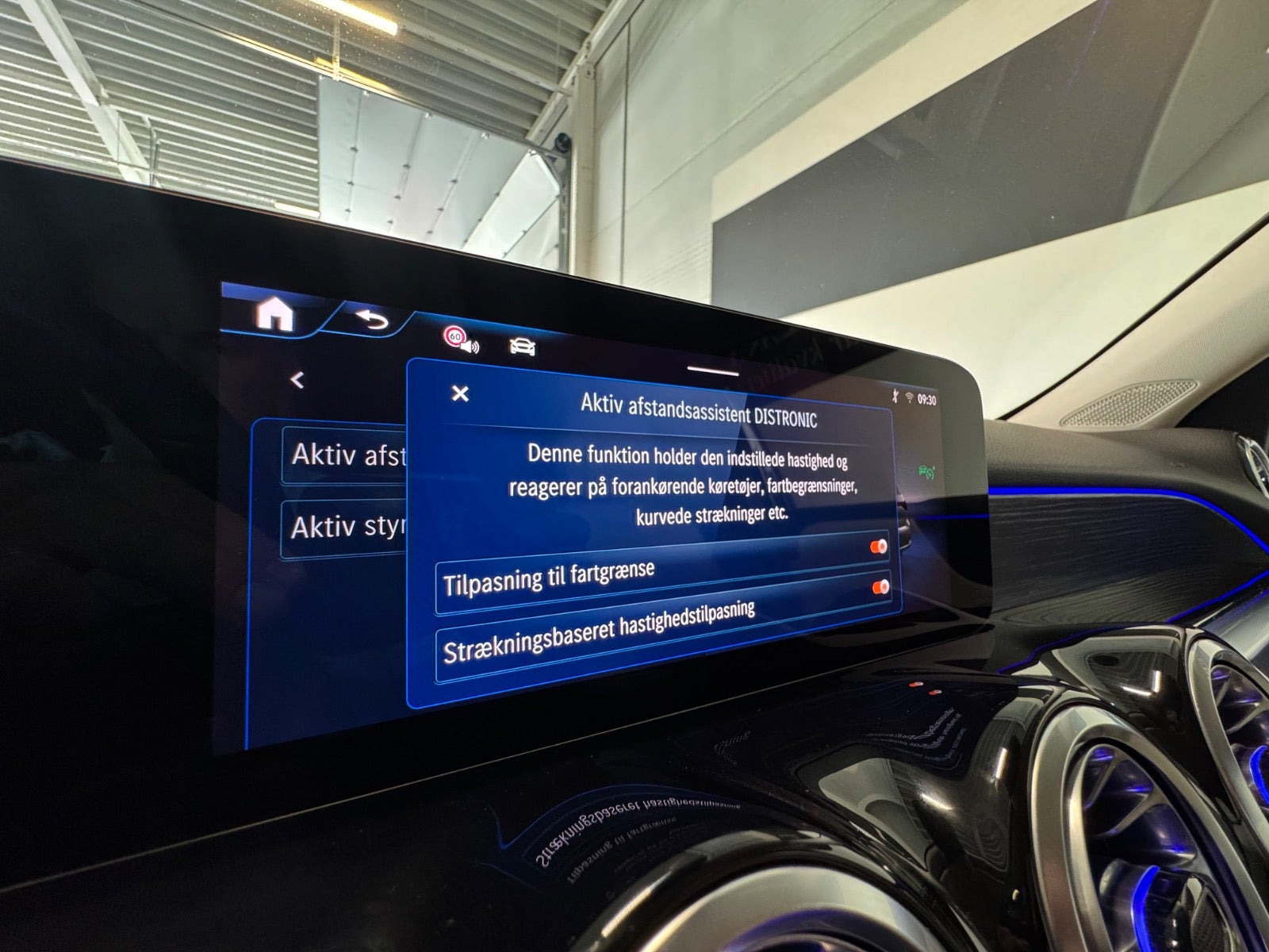 Sort Mercedes EQB250+ fra 2025