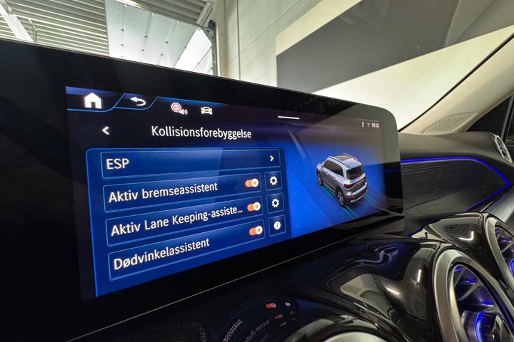 Sort Mercedes EQB250+ fra 2025