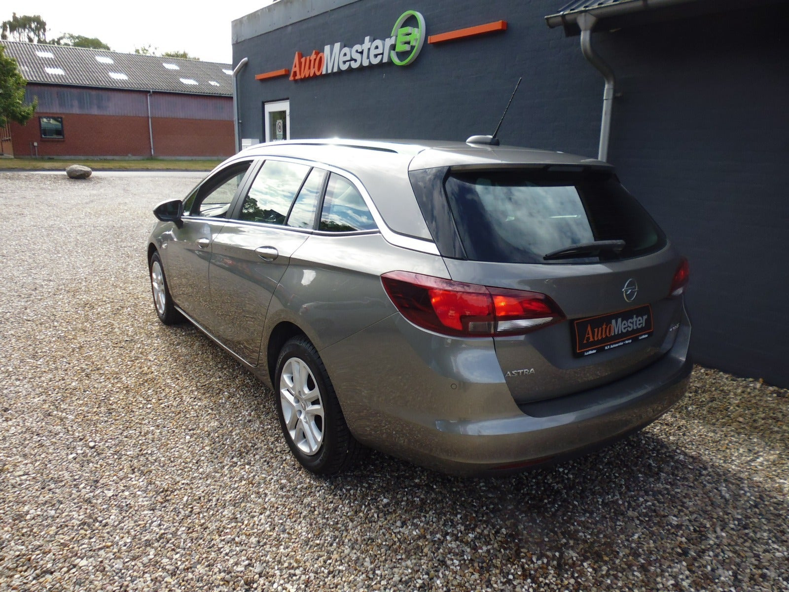 undefined Opel Astra fra 2017