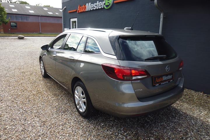 undefined Opel Astra fra 2017