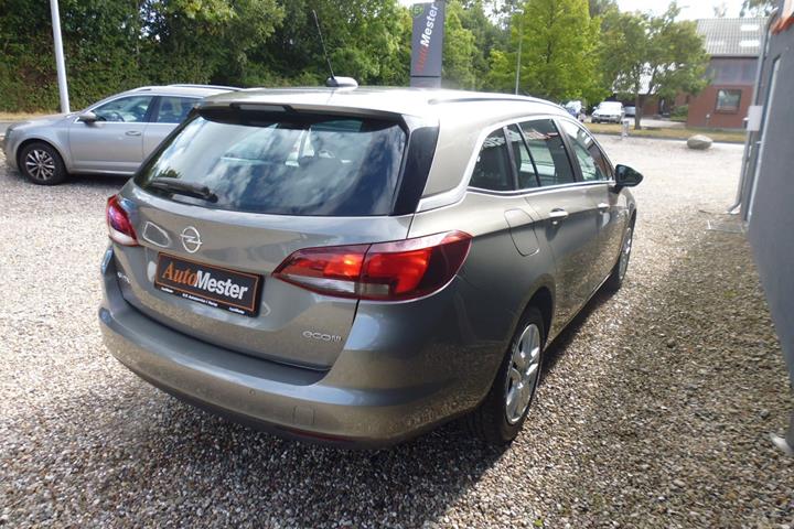 undefined Opel Astra fra 2017