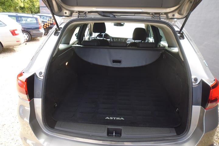 undefined Opel Astra fra 2017