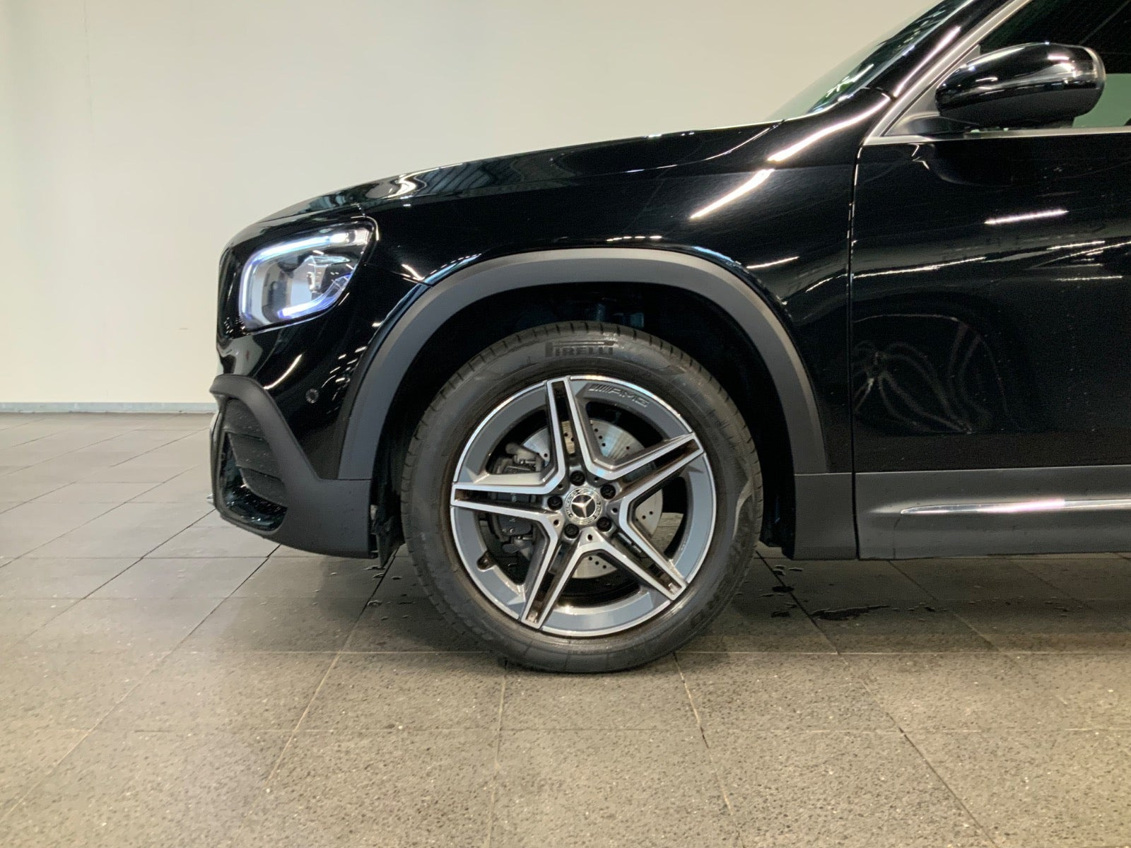 Sort Mercedes GLB200 d fra 2020