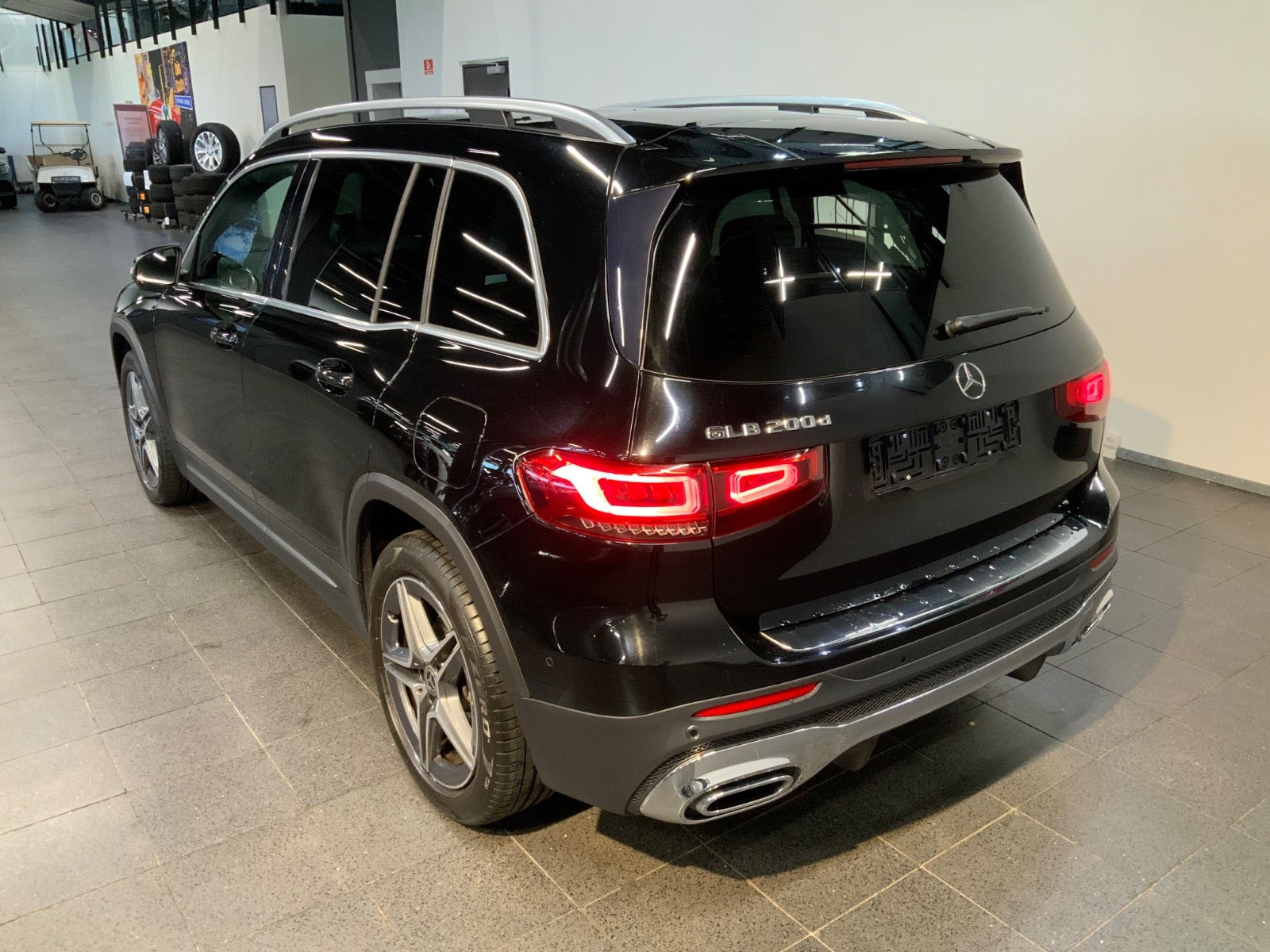 Sort Mercedes GLB200 d fra 2020