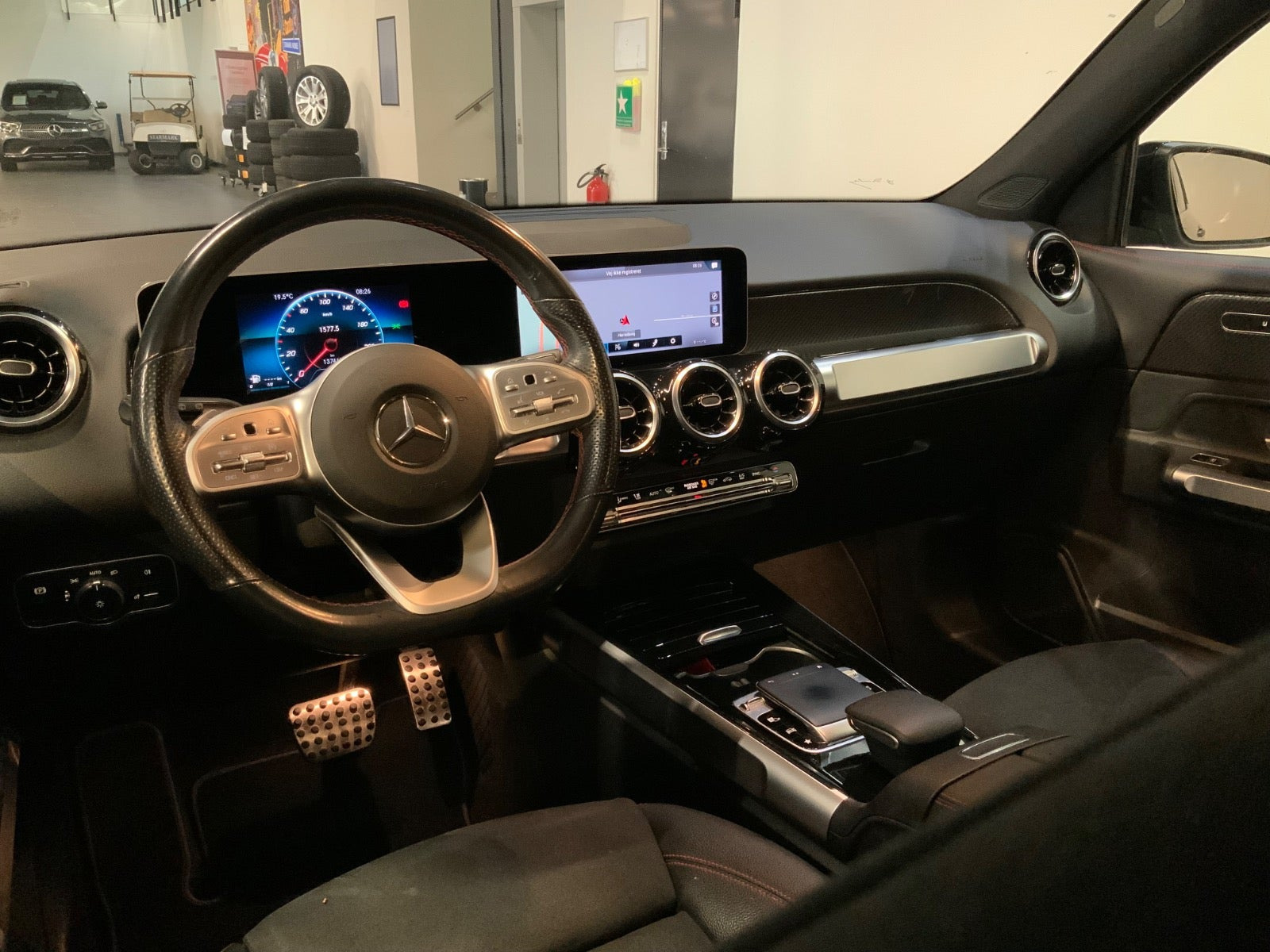 Sort Mercedes GLB200 d fra 2020