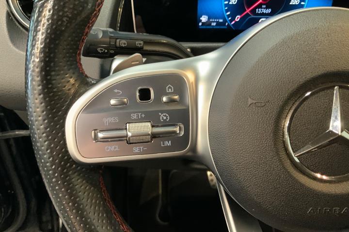Sort Mercedes GLB200 d fra 2020
