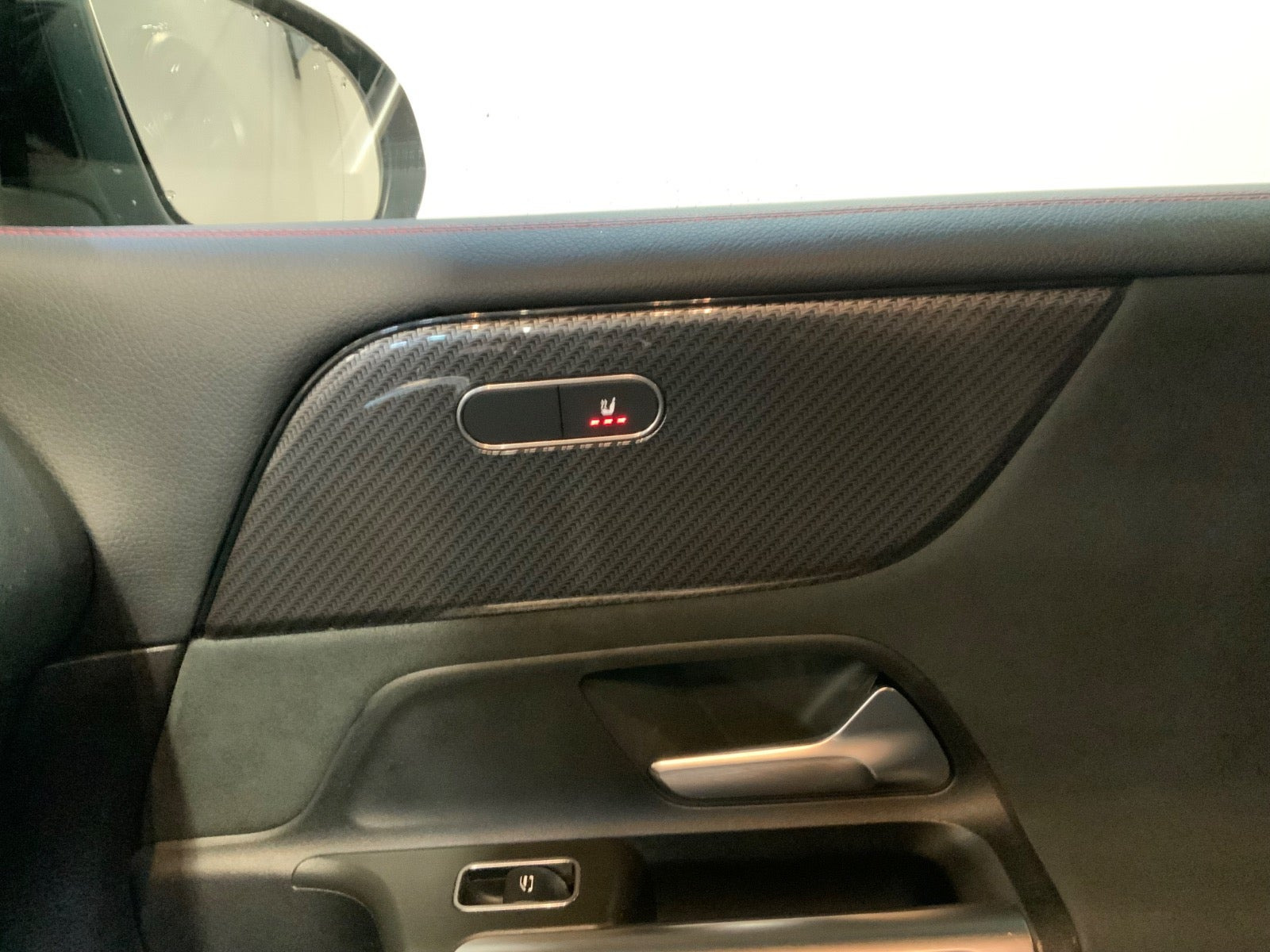 Sort Mercedes GLB200 d fra 2020