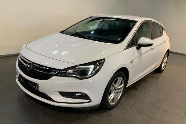 Hvid Opel Astra fra 2019