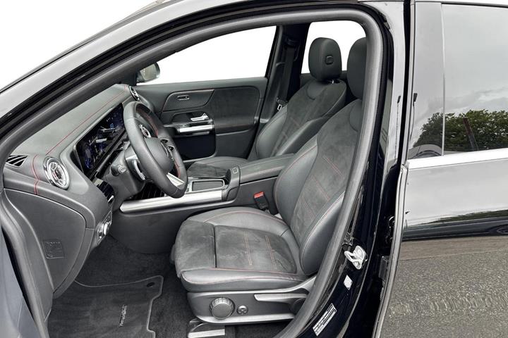 Sort Mercedes EQA350 fra 2024