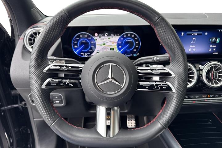 Sort Mercedes EQA350 fra 2024