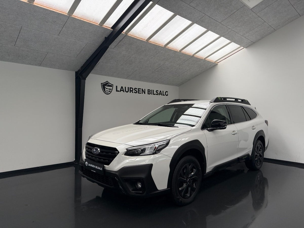 Hvid Subaru Outback fra 2023