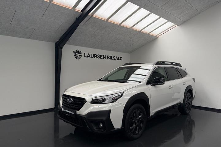 Hvid Subaru Outback fra 2023