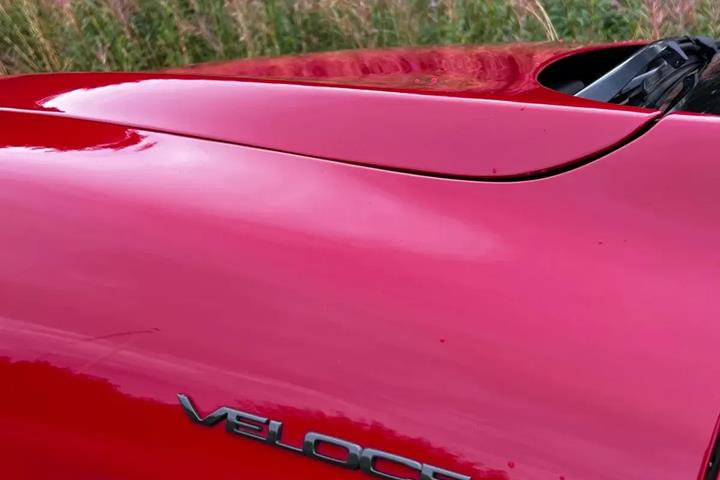 Rød Alfa Romeo Stelvio fra 2021