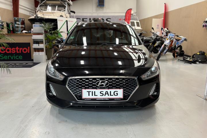 Sort Hyundai i30 fra 2017