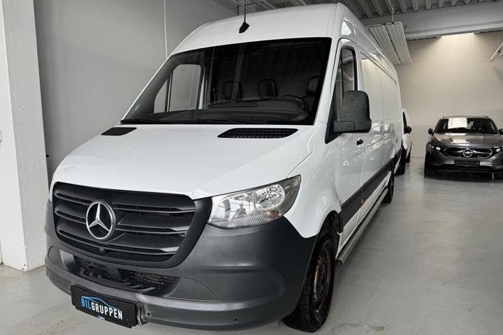 Hvid Mercedes Sprinter 317 fra 2021