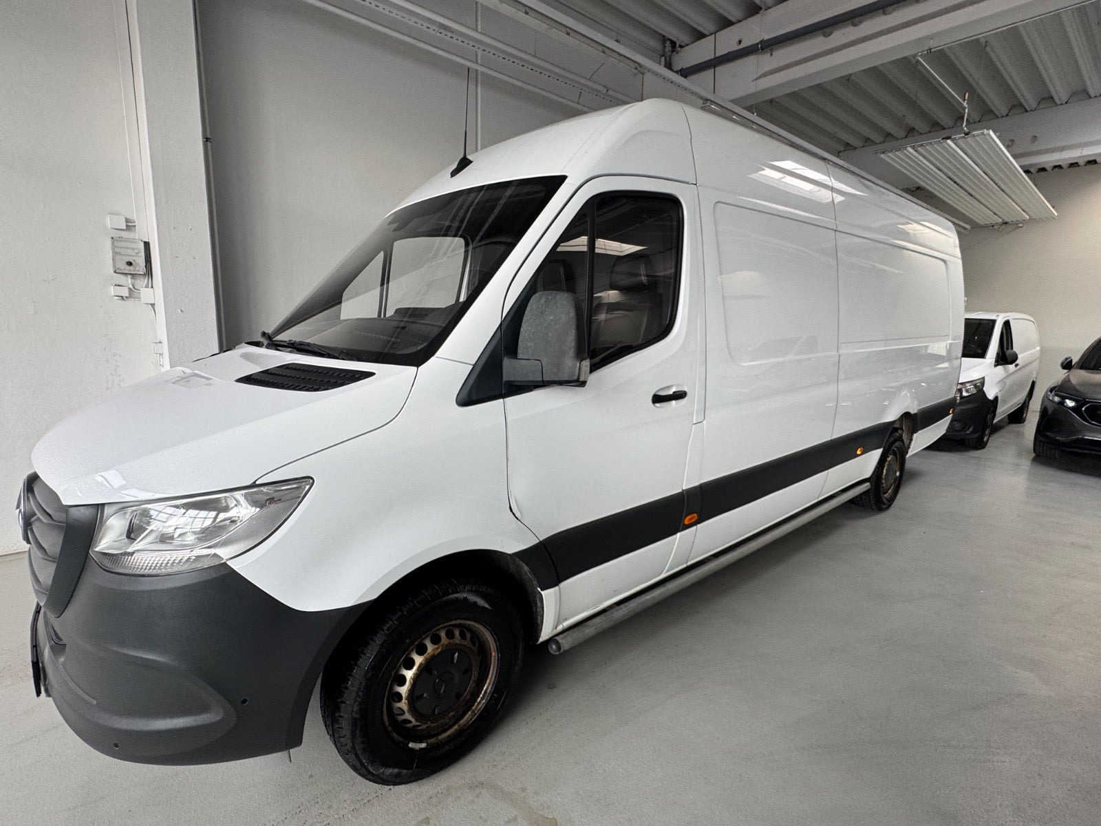 Hvid Mercedes Sprinter 317 fra 2021