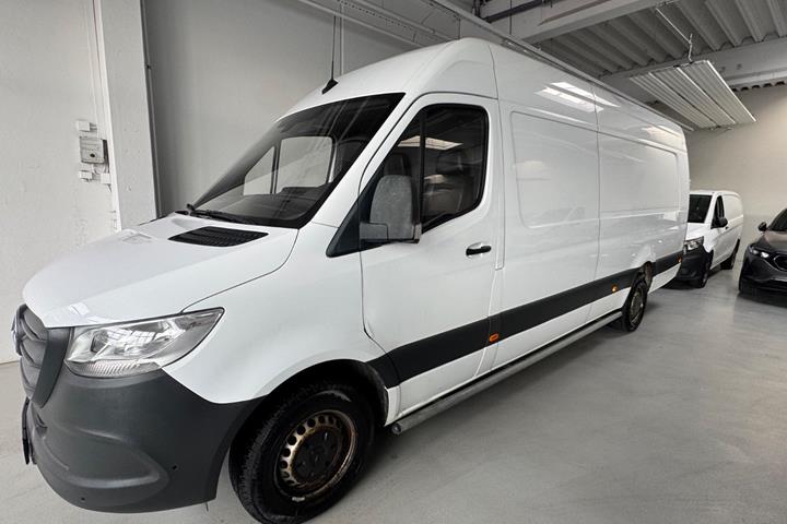 Hvid Mercedes Sprinter 317 fra 2021