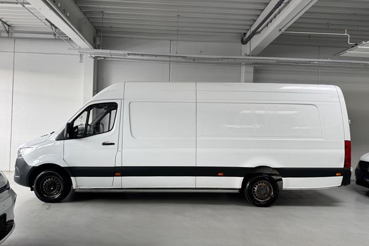Hvid Mercedes Sprinter 317 fra 2021