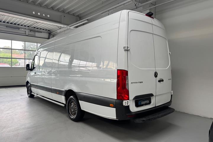 Hvid Mercedes Sprinter 317 fra 2021